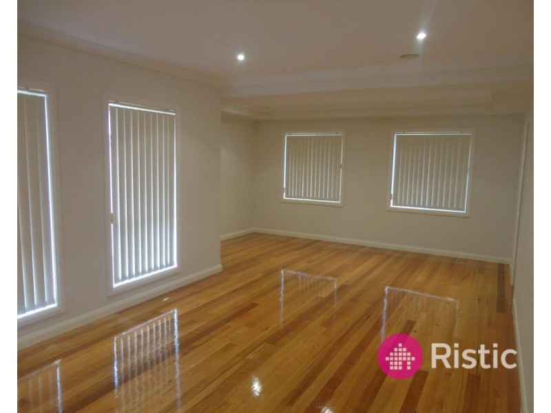 2/11 Payne Place, South Morang VIC 3752