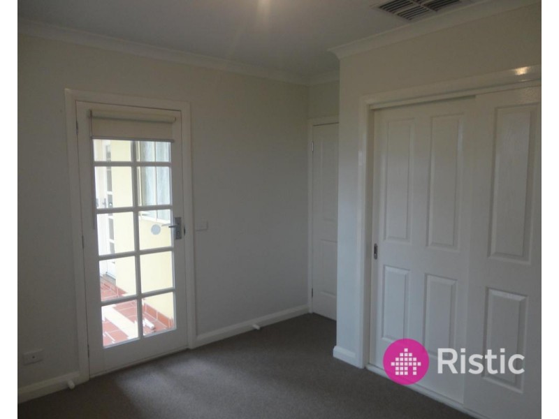 2/11 Payne Place, South Morang VIC 3752