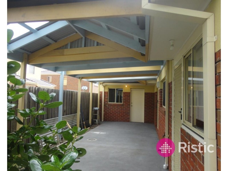 2/11 Payne Place, South Morang VIC 3752