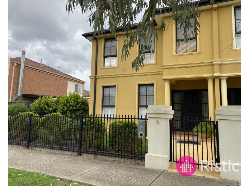 5 Trinity Way, South Morang VIC 3752