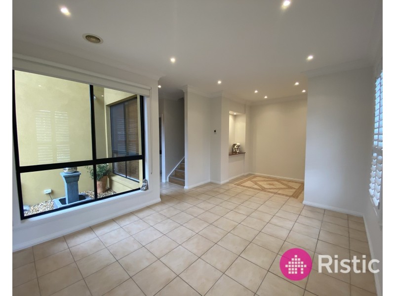 5 Trinity Way, South Morang VIC 3752