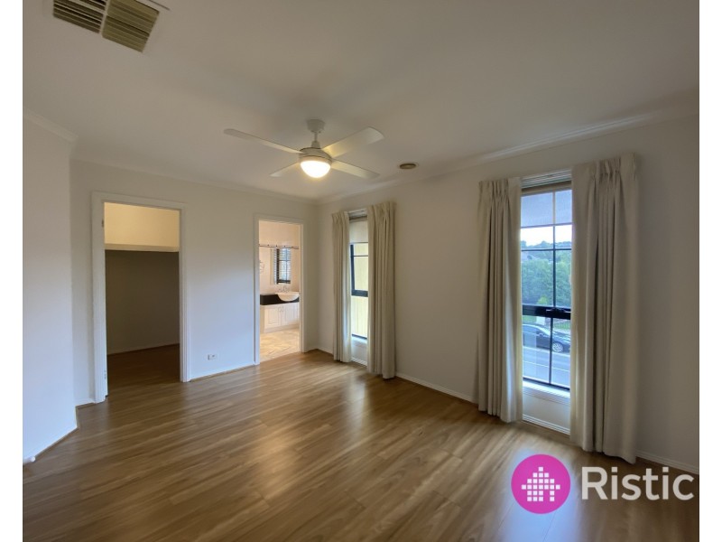 5 Trinity Way, South Morang VIC 3752