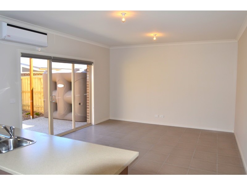 14 Wilhelmina Walk, Epping VIC 3076