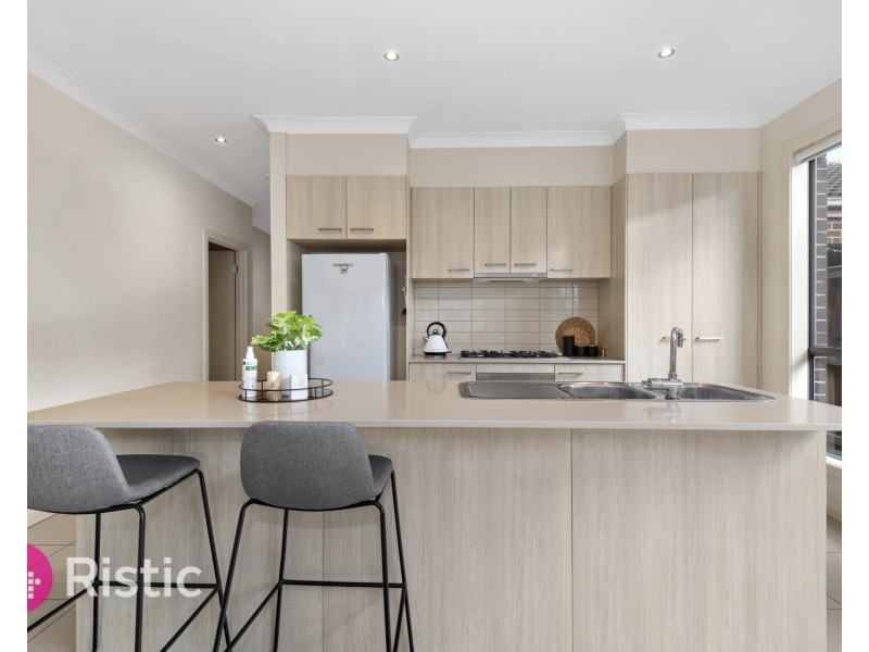 104 Gordons Road, South Morang VIC 3752