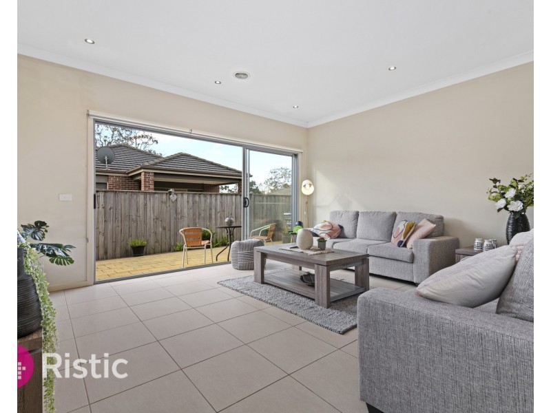 104 Gordons Road, South Morang VIC 3752