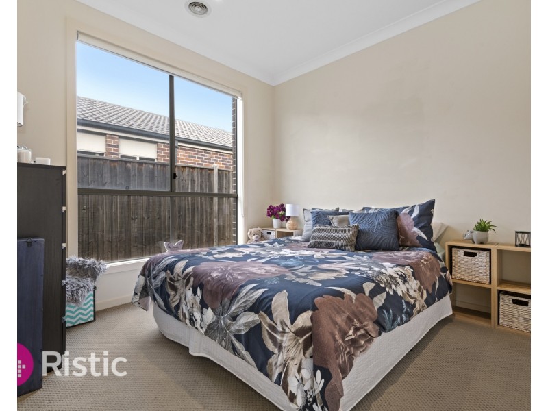 104 Gordons Road, South Morang VIC 3752