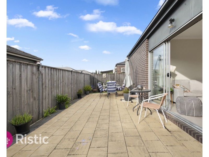 104 Gordons Road, South Morang VIC 3752