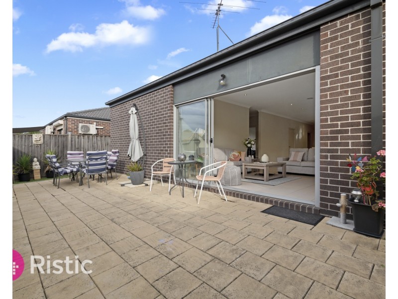 104 Gordons Road, South Morang VIC 3752