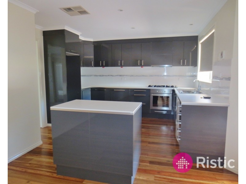 27 Jolly Terrace, South Morang VIC 3752