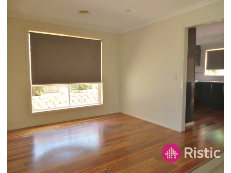 27 Jolly Terrace, South Morang VIC 3752