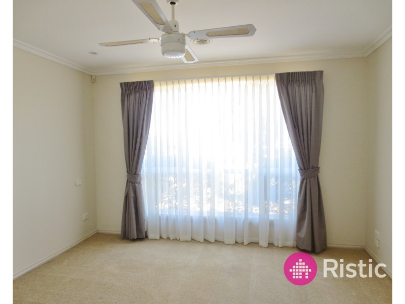 27 Jolly Terrace, South Morang VIC 3752