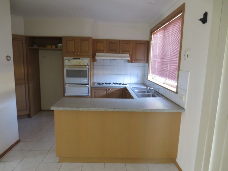 2/35 Azalea Avenue, Mill Park VIC 3082
