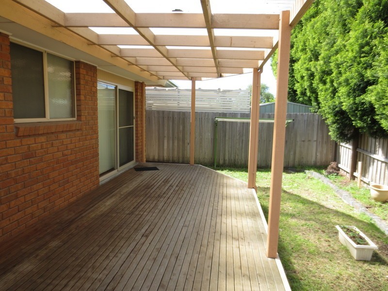 2/35 Azalea Avenue, Mill Park VIC 3082