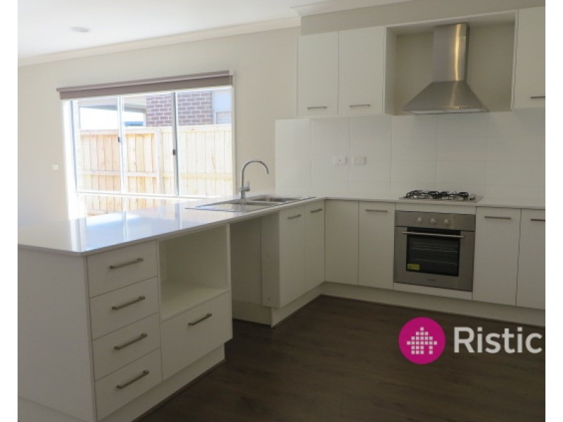 48 Beresford Road, Wollert VIC 3750