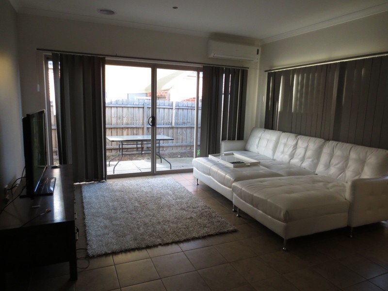 298 The Lakes Boulevard, South Morang VIC 3752