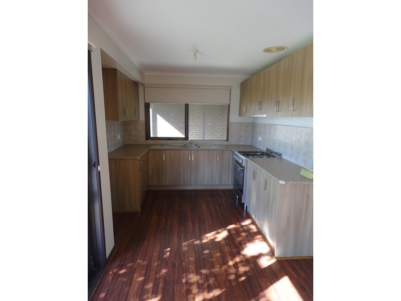 38 Freeman Crescent, Mill Park VIC 3082