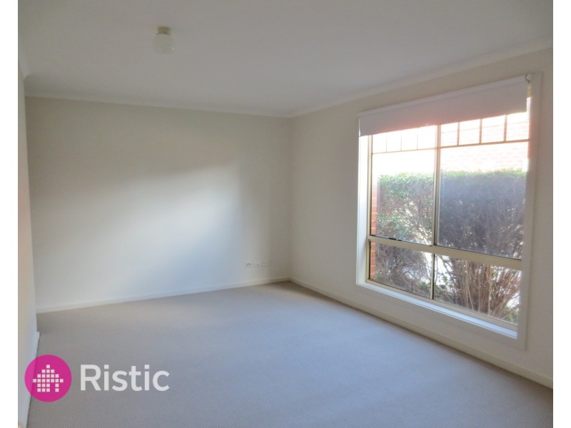 2/30 Bamfield Road, Heidelberg Heights VIC 3081