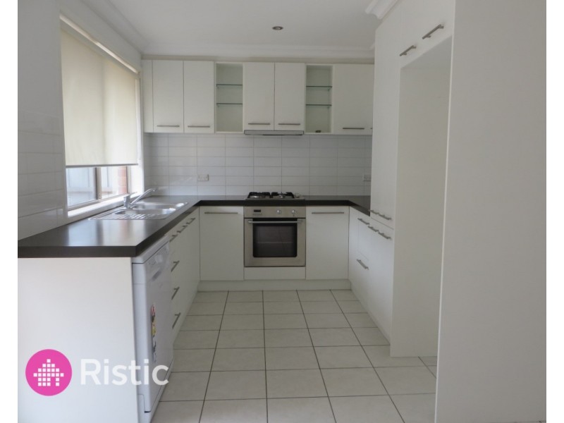 1/113 Centenary Drive, Mill Park VIC 3082