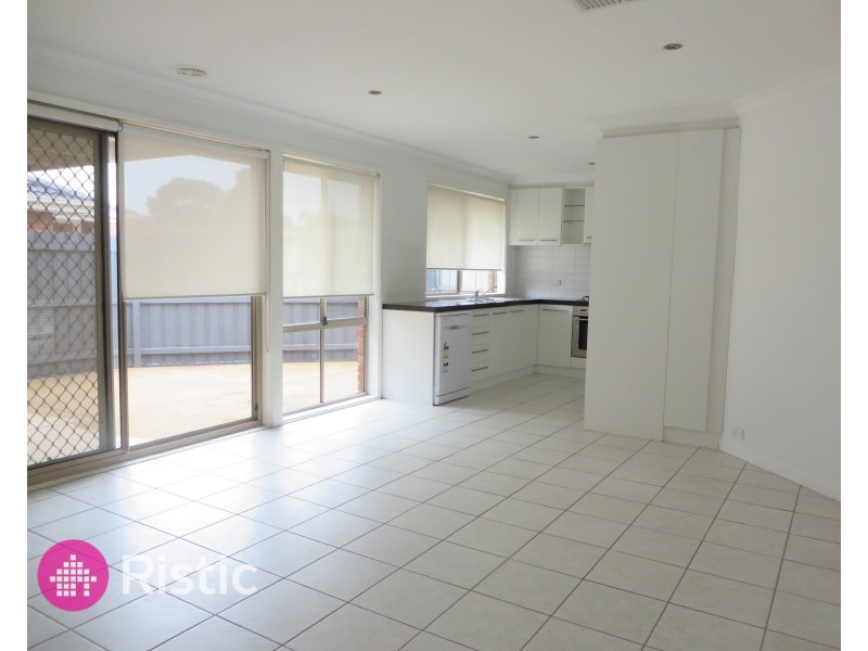 1/113 Centenary Drive, Mill Park VIC 3082