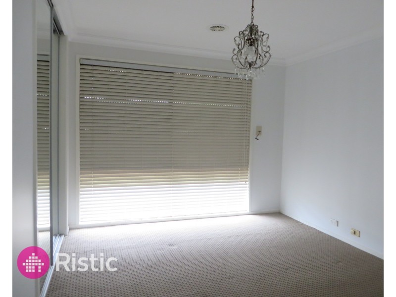 1/113 Centenary Drive, Mill Park VIC 3082