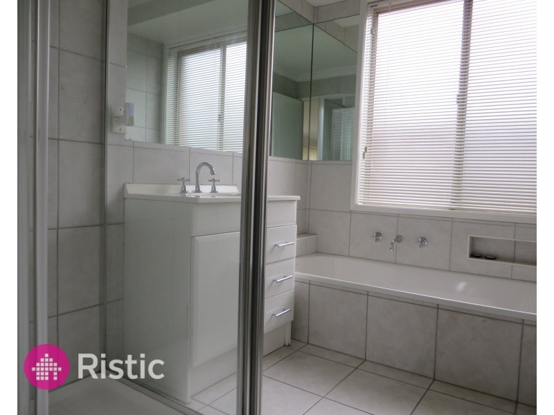 1/113 Centenary Drive, Mill Park VIC 3082