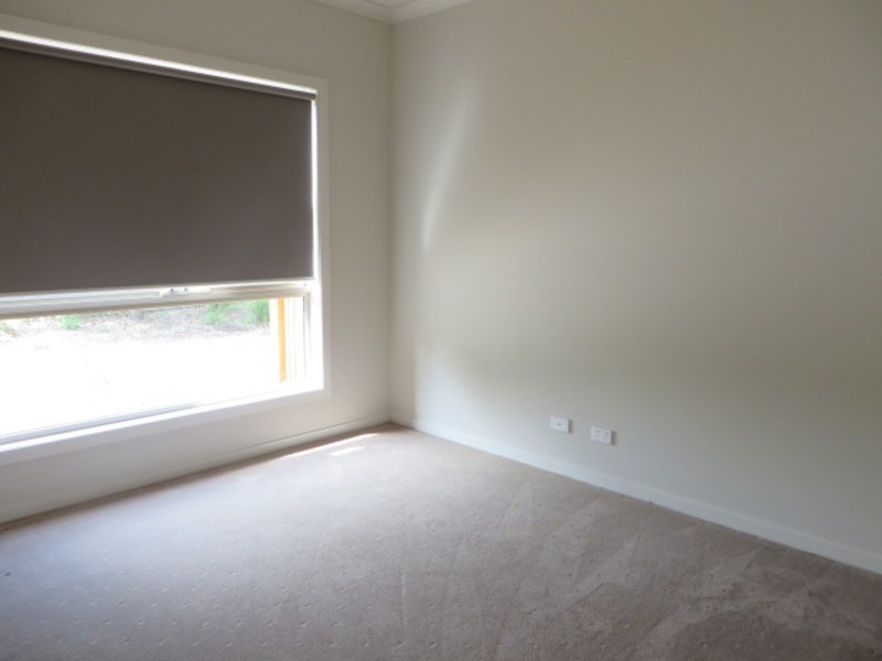4 Wilhelmina Walk, Epping VIC 3076