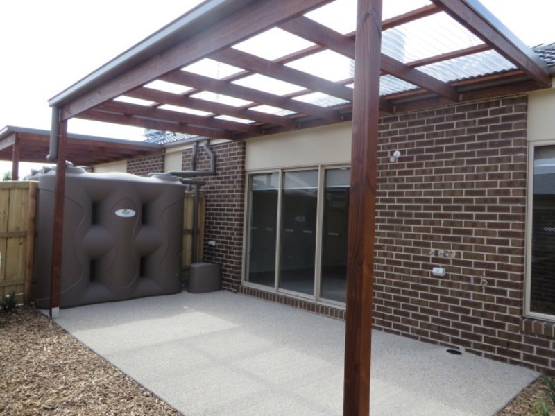 4 Wilhelmina Walk, Epping VIC 3076