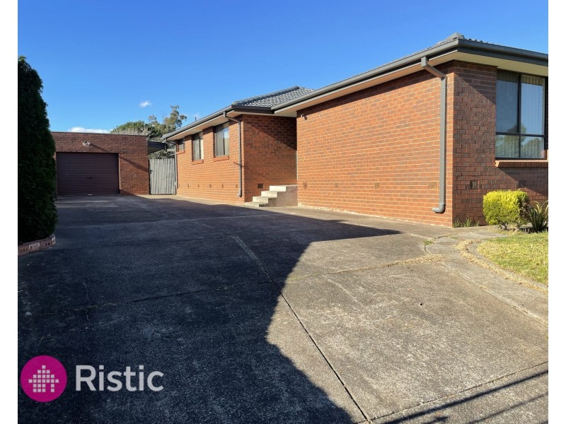 74 Moorhead Drive, Mill Park VIC 3082