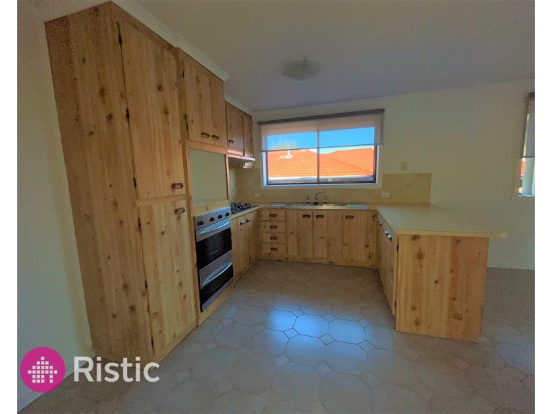 74 Moorhead Drive, Mill Park VIC 3082