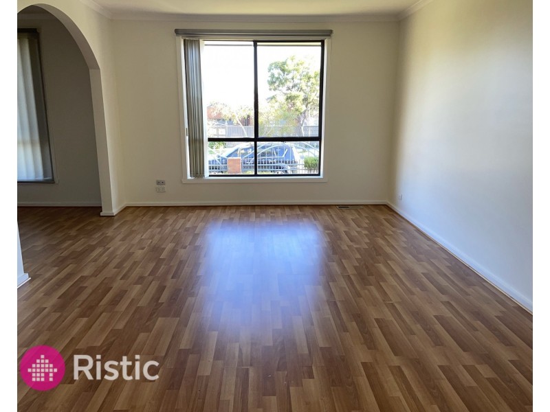 74 Moorhead Drive, Mill Park VIC 3082