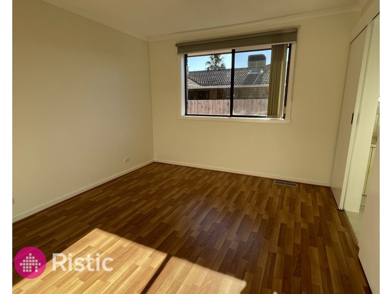 74 Moorhead Drive, Mill Park VIC 3082