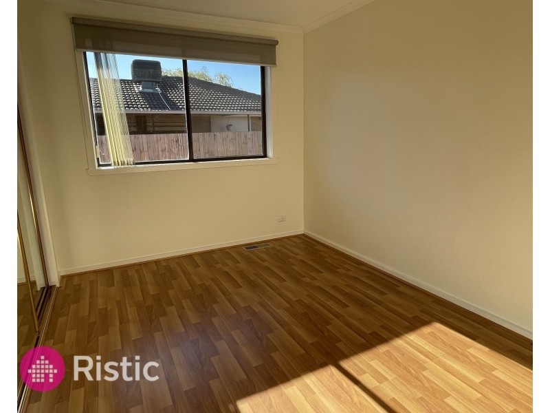 74 Moorhead Drive, Mill Park VIC 3082