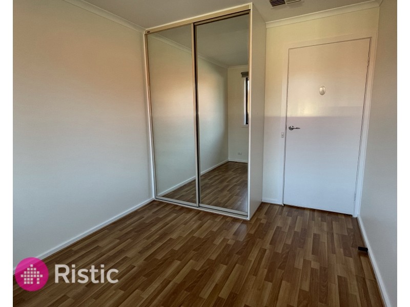 74 Moorhead Drive, Mill Park VIC 3082