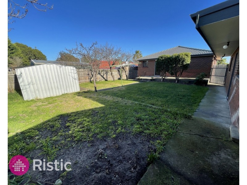 74 Moorhead Drive, Mill Park VIC 3082