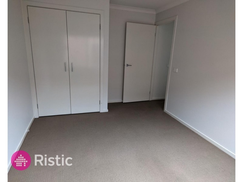 11 Cortona Grange, Mernda VIC 3754