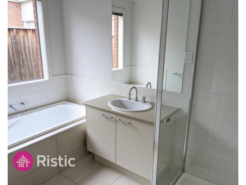 11 Cortona Grange, Mernda VIC 3754