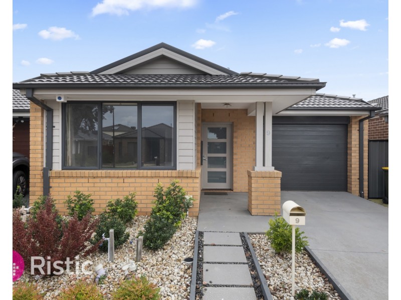 9 Travers Street, Craigieburn VIC 3064