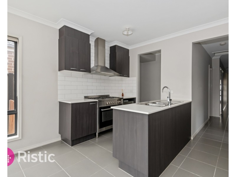 9 Travers Street, Craigieburn VIC 3064