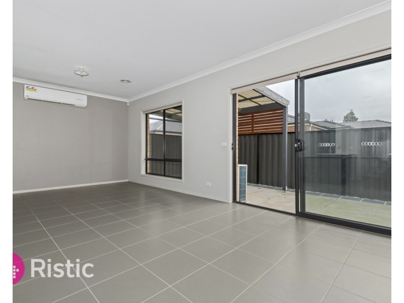 9 Travers Street, Craigieburn VIC 3064
