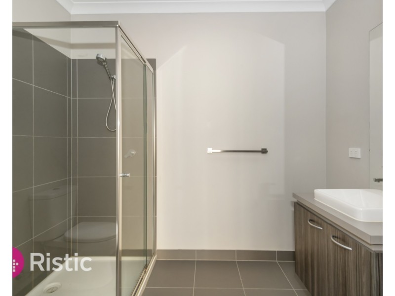 9 Travers Street, Craigieburn VIC 3064