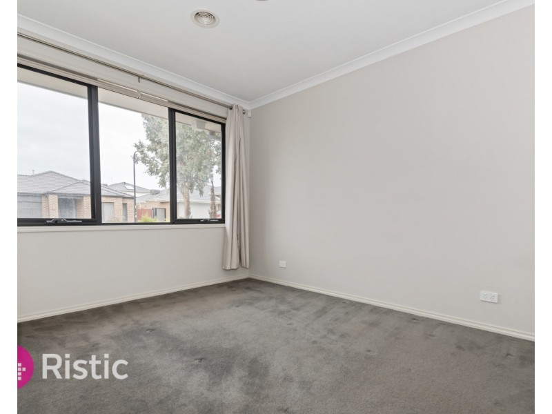 9 Travers Street, Craigieburn VIC 3064
