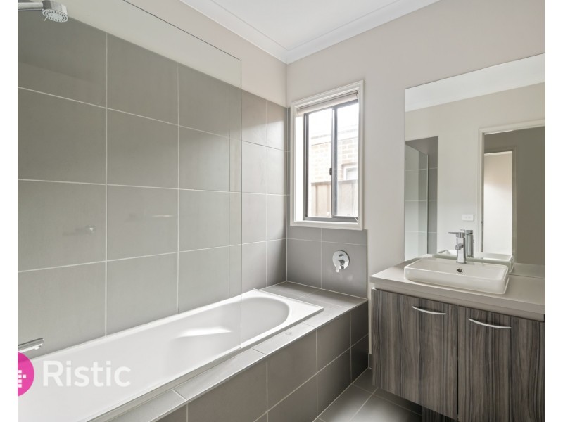 9 Travers Street, Craigieburn VIC 3064