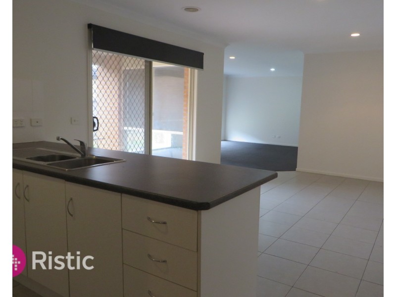 145 Webster Way, Pakenham VIC 3810