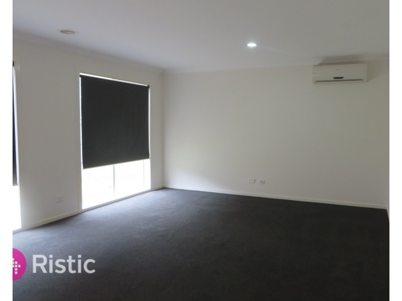 145 Webster Way, Pakenham VIC 3810