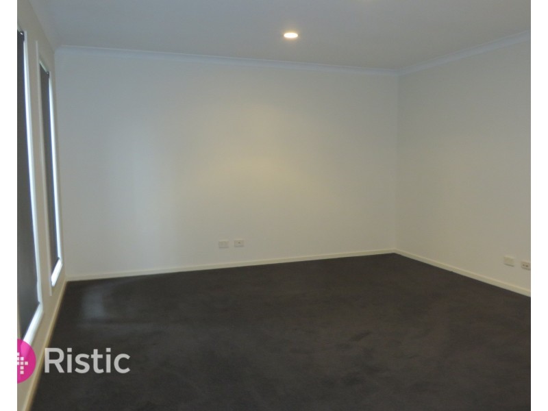 145 Webster Way, Pakenham VIC 3810