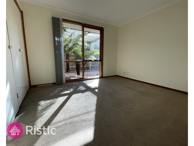9 Irons Court, Epping VIC 3076