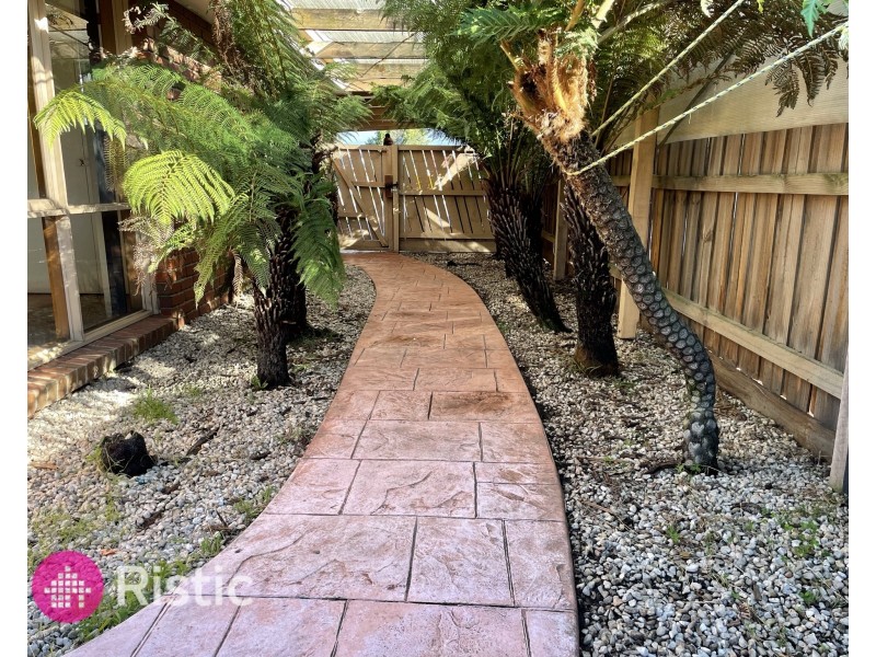 9 Irons Court, Epping VIC 3076