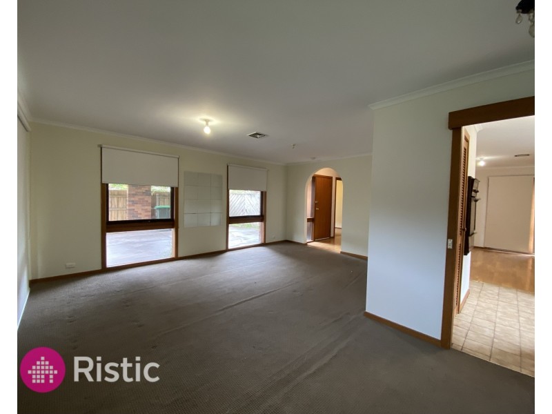 20 Grevillia Drive, Mill Park VIC 3082