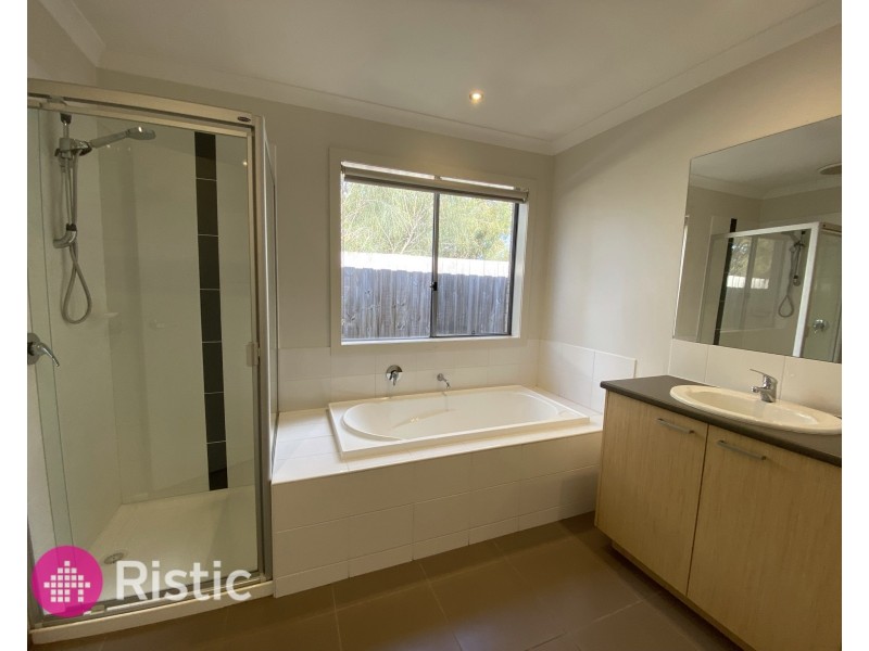 46 Sanctum Circuit, Doreen VIC 3754