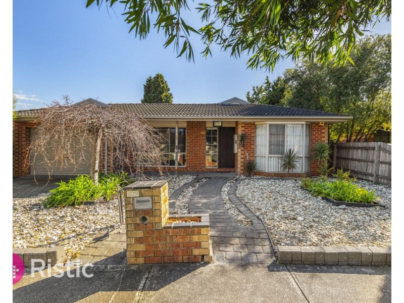 8 Carroll Crescent, Mill Park VIC 3082